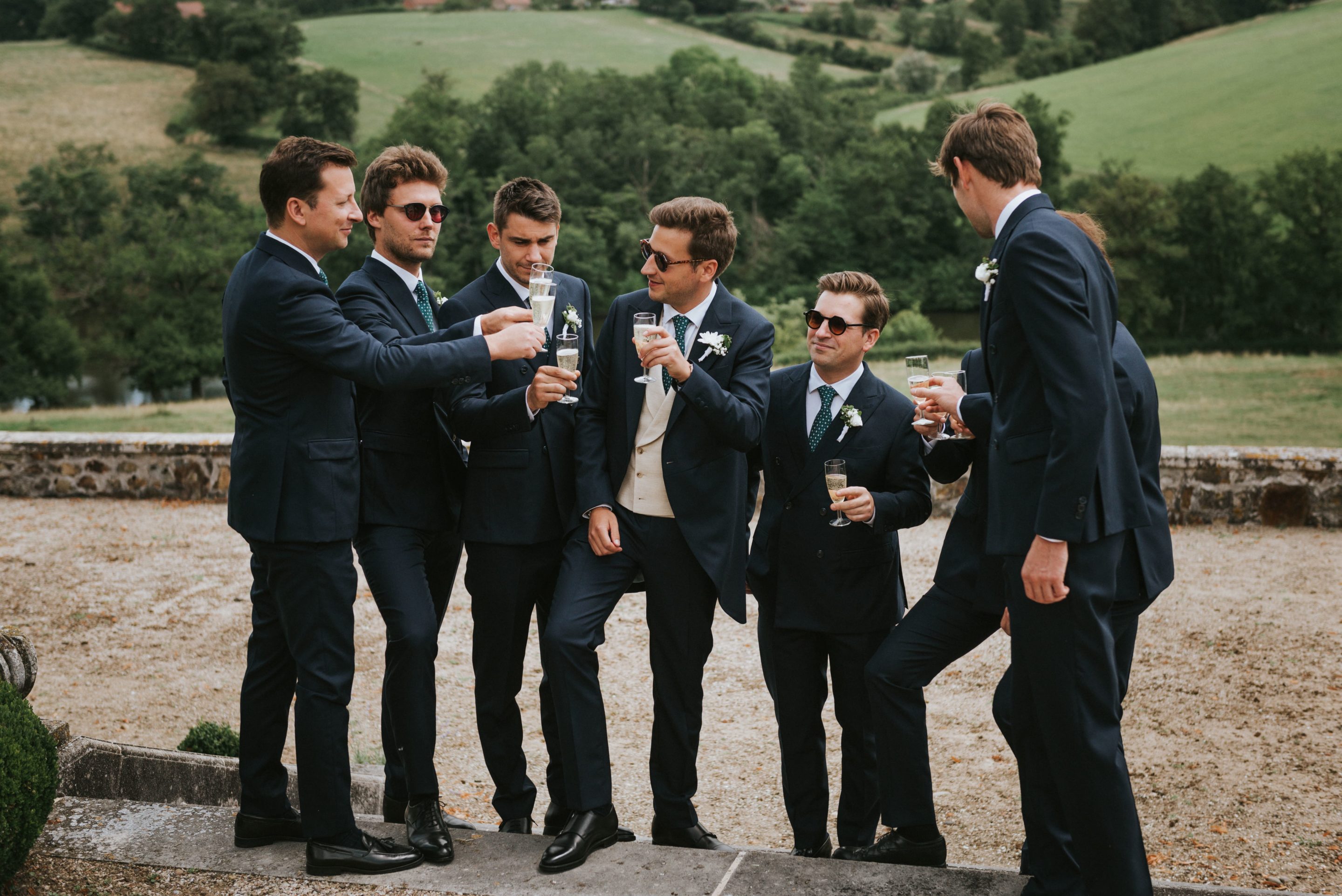 Pourquoi choisir un tailleur pour votre costume de mariage à Clermont-Ferrand ?