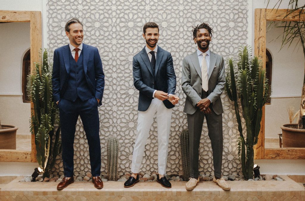 Costume trois-pièces, deux-pièces, ou smoking : que porter pour son mariage ?