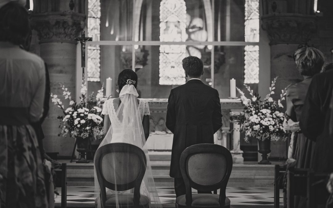 Mariage civil ou religieux : faut-il une tenue différente ?
